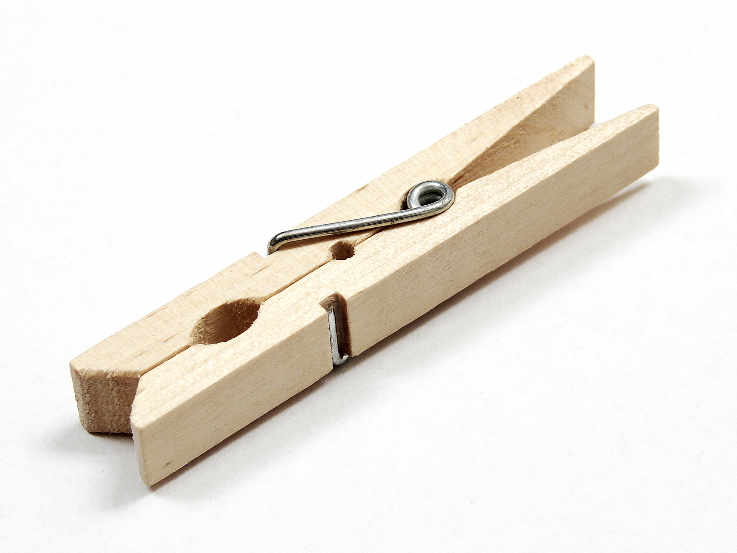 Jam Paper Medium 1 1/8 inch Wood Clip Clothespins - Pack of 50 - Orange